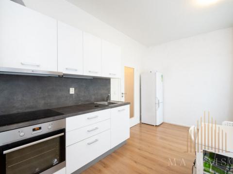 Pronájem bytu 1+kk, Praha - Hlubočepy, Silurská, 33 m2