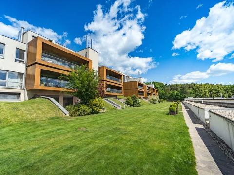 Prodej bytu 3+kk, Praha - Hrdlořezy, Mezitraťová, 82 m2