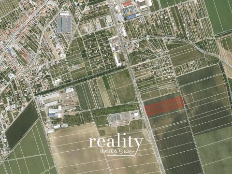 Prodej komerčního pozemku, Znojmo, 12800 m2