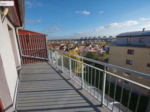 Pronájem bytu 2+kk, Praha - Štěrboholy, Andersenova, 40 m2