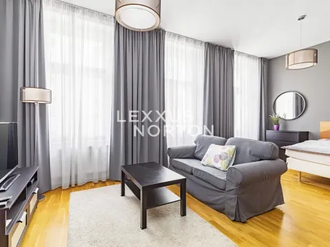 Pronájem bytu 1+kk, Praha - Vinohrady, Sázavská, 35 m2