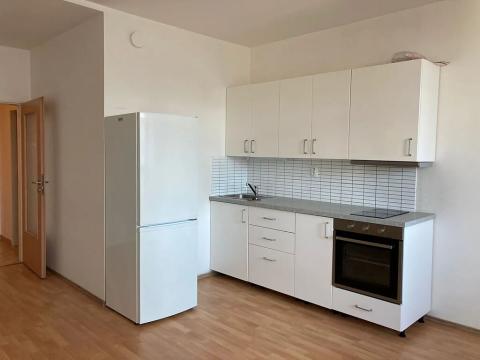 Pronájem bytu 1+kk, Praha - Vysočany, Poděbradská, 35 m2