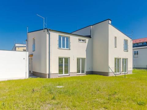 Prodej rodinného domu, Milovice, Lipová, 122 m2