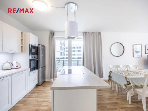 Pronájem bytu 3+kk, Praha - Strašnice, Zvěřinova, 96 m2