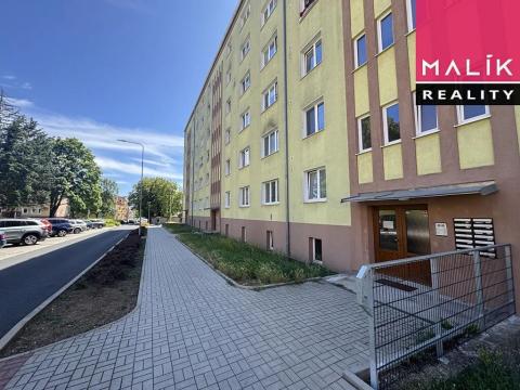 Prodej bytu 2+1, Ostrov, Štúrova, 53 m2