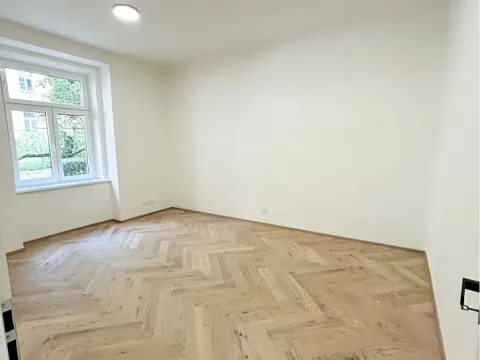 Pronájem bytu 1+kk, Praha - Vršovice, Žitomírská, 30 m2
