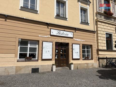 Pronájem restaurace, Pardubice, Pernštýnské náměstí, 200 m2