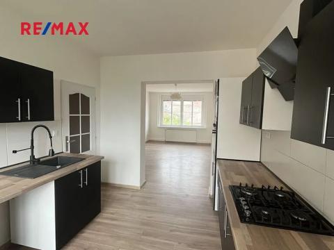 Prodej bytu 3+1, Kladno, Poštovní náměstí, 89 m2