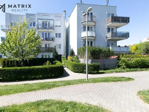 Pronájem bytu 1+kk, Praha - Řeporyje, Wiesenthalova, 42 m2