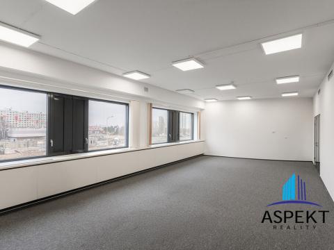 Pronájem kanceláře, Praha - Chodov, Líbalova, 61 m2