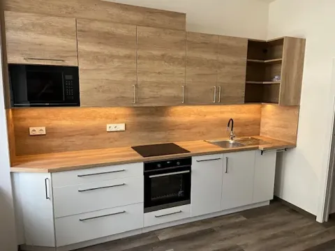 Pronájem bytu 2+kk, Praha - Žižkov, Jeseniova, 37 m2