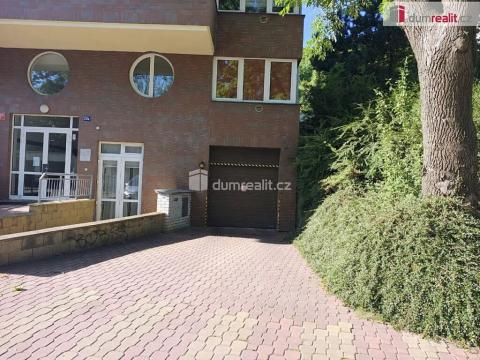 Prodej garáže, Praha - Košíře, Zahradníčkova, 40 m2