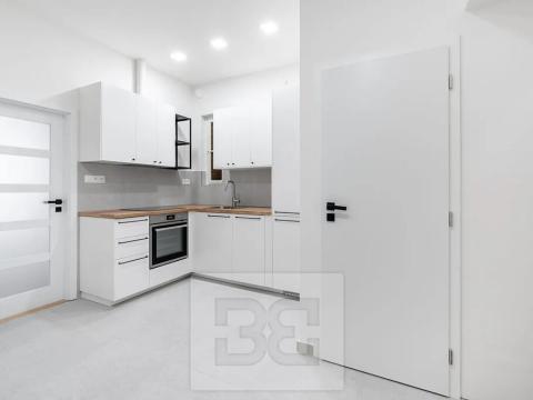 Pronájem bytu 3+1, Praha - Žižkov, Hartigova, 66 m2