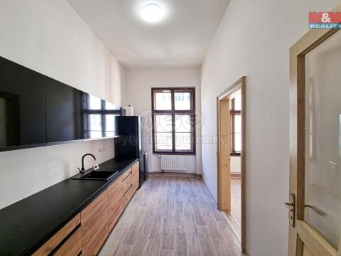 Pronájem bytu 3+1, Karlovy Vary, Západní, 75 m2
