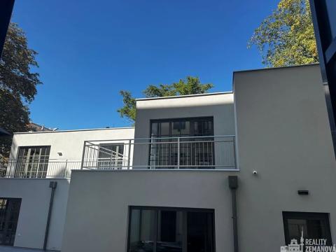 Pronájem bytu 1+kk, Praha - Vinohrady, Korunní, 34 m2