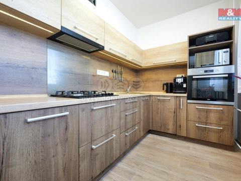 Prodej bytu 3+1, Lutín, Na Sídlišti, 70 m2