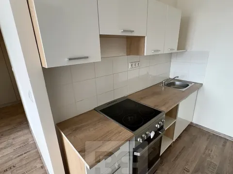 Pronájem bytu 2+kk, Praha - Bohnice, Zelenohorská, 43 m2