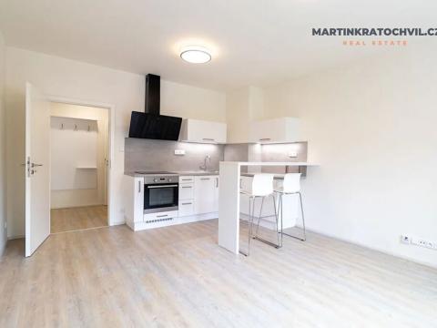 Pronájem bytu 1+kk, Praha - Košíře, Vrchlického, 31 m2