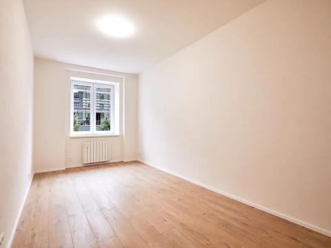 Prodej bytu 2+kk, Praha - Vysočany, Staromlýnská, 56 m2