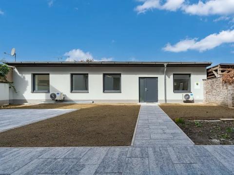 Pronájem bytu 1+1, Zlín, Kvítková, 55 m2