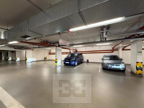 Pronájem garážového stání, Praha - Zličín, Sazovická, 15 m2