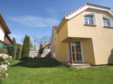 Pronájem rodinného domu, Zlatníky-Hodkovice, V zahrádkách, 184 m2