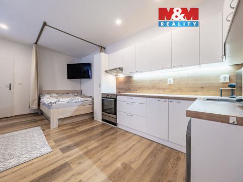 Prodej bytu 2+kk, Bělá pod Bezdězem, Masarykovo náměstí, 54 m2
