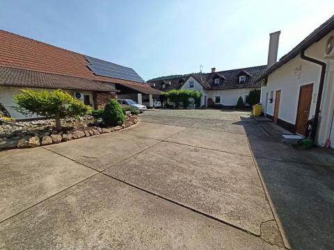Prodej komerční nemovitosti, Hýskov, Prostřední, 350 m2