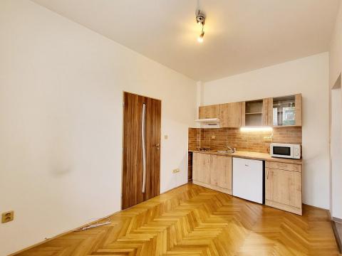 Pronájem bytu 1+1, Brno, Šestákova, 30 m2