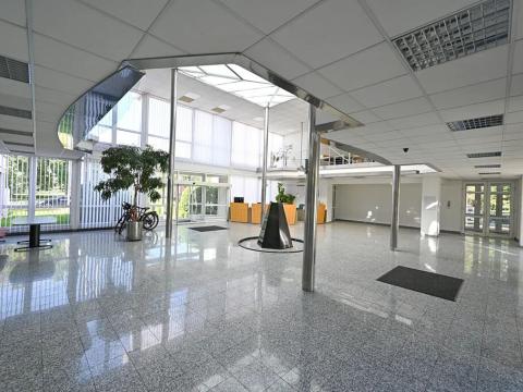 Pronájem kanceláře, Praha - Prosek, Litvínovská, 101 m2