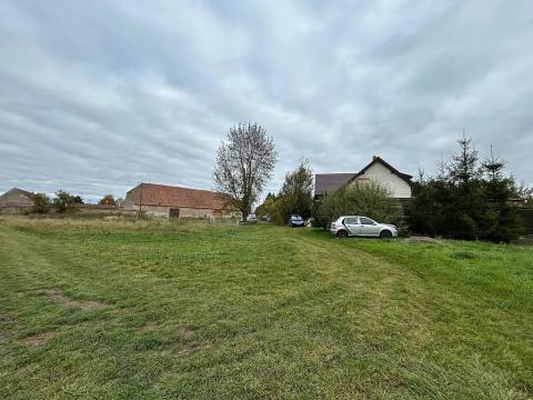 Dražba pozemku, Mokré, 1800 m2