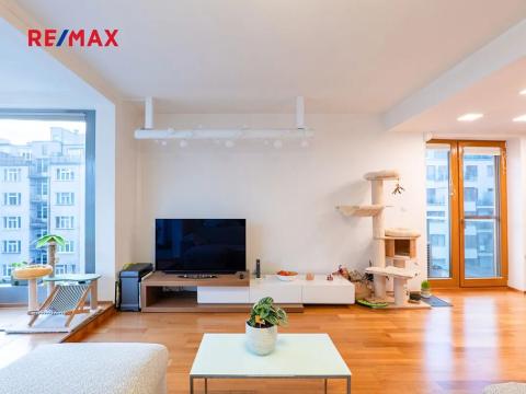 Pronájem bytu 2+kk, Praha - Holešovice, Komunardů, 68 m2