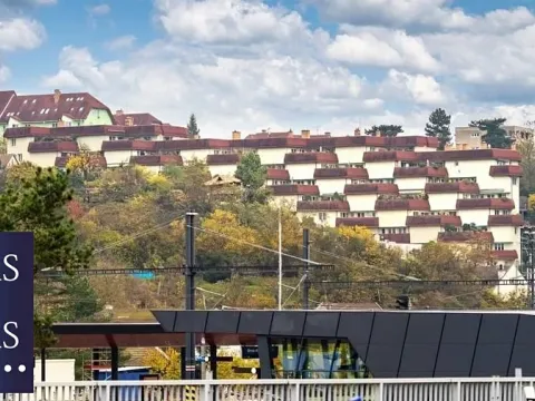 Pronájem garážového stání, Brno, Högrova, 16 m2