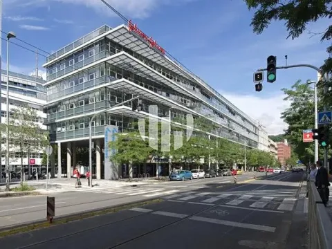 Pronájem kanceláře, Praha - Smíchov, Radlická, 234 m2