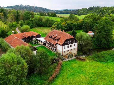 Prodej ubytování, Červená Lhota, 1220 m2