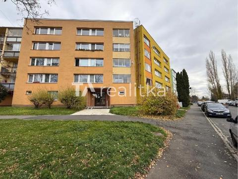 Prodej bytu 2+1, Opava, Hobzíkova, 58 m2