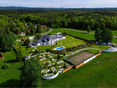 Prodej ubytování, Rosovice, 900 m2