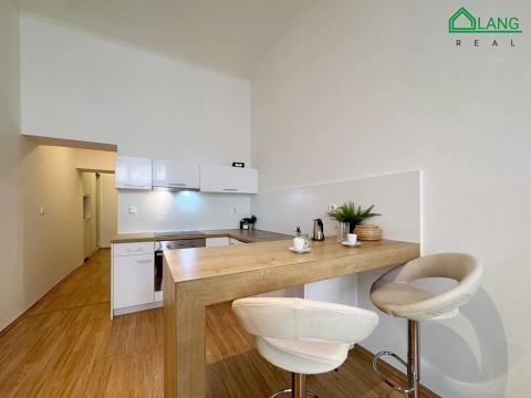 Pronájem bytu 1+kk, Brno, Běhounská, 32 m2