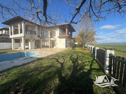 Prodej rodinného domu, Pomorie, Bulharsko, 146 m2