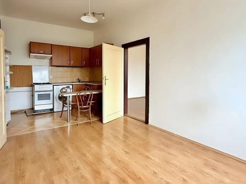 Prodej bytu 2+kk, Praha - Žižkov, Spojovací, 44 m2