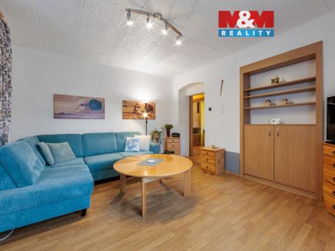 Prodej bytu 2+1, Karlovy Vary - Bohatice, Na Výšině, 45 m2