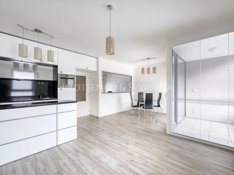 Pronájem bytu 2+kk, Praha - Vysočany, Za Krejcárkem, 49 m2