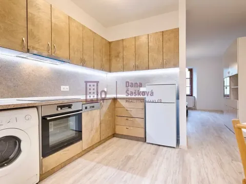 Pronájem bytu 1+kk, Jindřichův Hradec, Kostelní, 36 m2