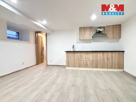 Pronájem bytu 1+kk, Týniště nad Orlicí, Mírové nám., 30 m2
