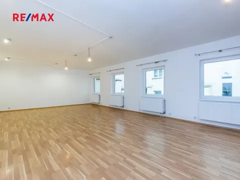 Prodej kanceláře, Praha - Vršovice, 28. pluku, 146 m2