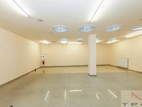 Pronájem obchodního prostoru, Karlovy Vary, Divadelní náměstí, 100 m2