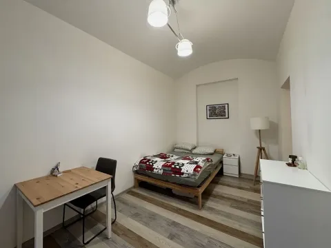 Pronájem bytu 1+kk, Praha - Vršovice, Sevastopolská, 29 m2