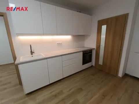 Pronájem bytu 3+kk, Praha - Vršovice, Taškentská, 57 m2