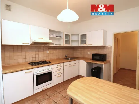 Prodej bytu 2+1, Ostrov, S. K. Neumanna, 64 m2