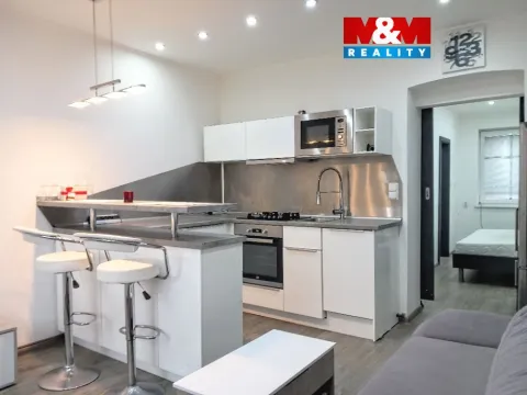 Pronájem bytu 1+1, Karlovy Vary - Dvory, 1. máje, 28 m2